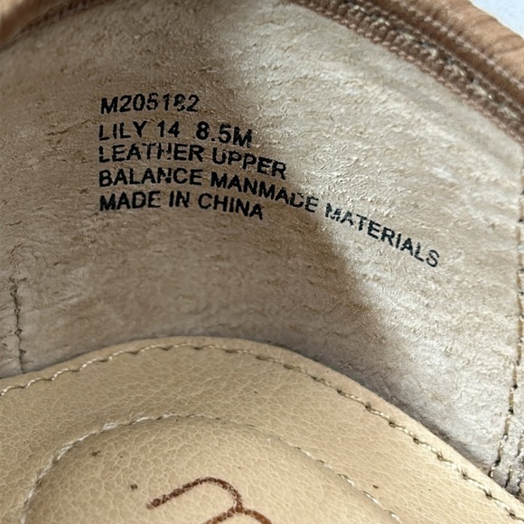 Me Too Suede Pumps Heels Shoes Women's Size 8.5 Leather Minimalist Neutral Work - Picture 7 of 11